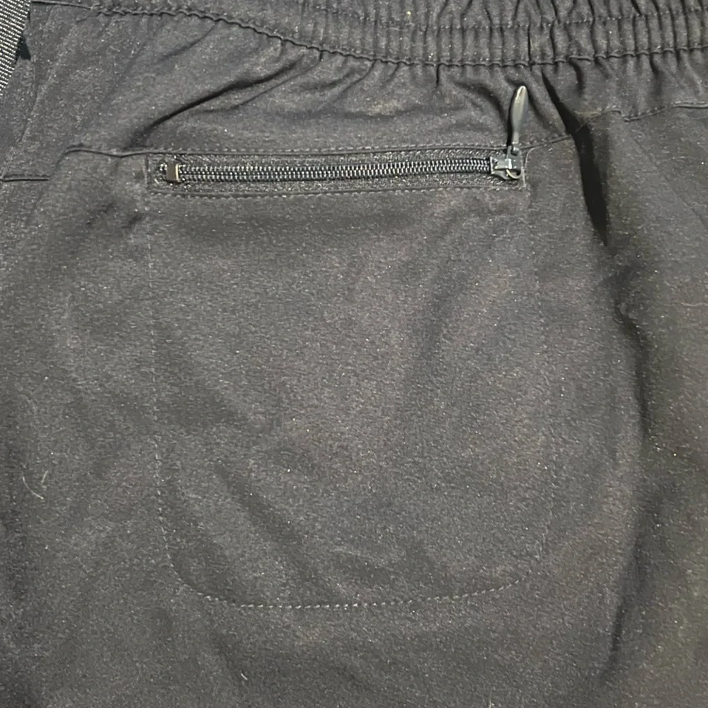 Vintage Nike Y2K navy blue cropped golf capris.  Size large (12/14).
